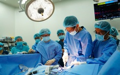 Mẹ hiến thận cứu con: Lời cảm ơn nghẹn ngào từ lằn ranh sinh tử