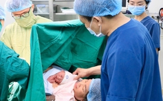 Sản phụ 60 tuổi sinh con trai 2,8 kg