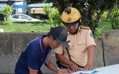 Mức phạt lỗi 'không mang' và 'không có' giấy tờ xe khác nhau thế nào?