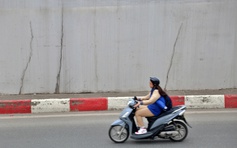 Nhiều vết nứt tại hầm chui 700 tỉ đồng ở Hà Nội