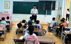 'Gieo chữ' trên non: Hành trình nhọc nhằn của người thầy