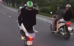 Người nước ngoài bốc đầu xe máy trên cầu Tiên Sơn, CSGT Đà Nẵng vào cuộc