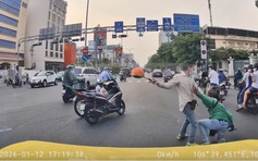 Chặn hành xử côn đồ đường phố: Phải dạy cách xử lý cơn giận?