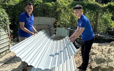 Những mái nhà ấm lại từ bàn tay người trẻ