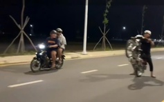 Xử lý nhóm thiếu niên 'bốc đầu' xe máy, quay clip đăng mạng xã hội