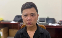 Thuê taxi về quê, bắn chết tài xế và mẹ vợ, livestream khi bỏ trốn