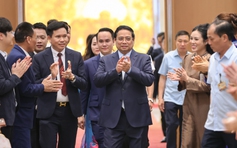 Thủ tướng họp tri ân doanh nghiệp, thúc đẩy tăng trưởng 2 con số