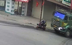 Hưng Yên: Tài xế xe ‘hổ vồ’ tông chết 2 người vì mải nghe điện thoại