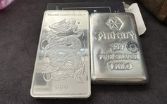 Giá bạc tăng 2 triệu đồng, người mua vẫn lỗ nặng