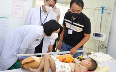 8 ca tay chân miệng tử vong, Thứ trưởng Bộ Y tế vào TP.HCM ngăn 'dịch chồng dịch'