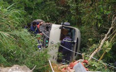 Vụ xe khách 29 chỗ lao xuống vực Tam Đảo: Nhiều nạn nhân chuyển về Bệnh viện Việt Đức