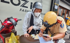 Bị CSGT TP.HCM thổi phạt, nhiều người ngỡ ngàng mới biết mình... vi phạm