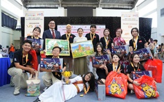 Nhóm 10 bạn nhỏ vô địch cuộc thi về STEM robotics