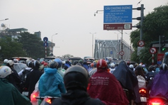 Cầu Chương Dương 'thất thủ' khi Hà Nội cấm xe qua cầu Long Biên