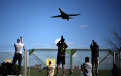 Tây Ban Nha đóng cửa không phận đối với máy bay Mỹ chống Iran