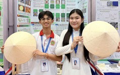 Học sinh biến vỏ sầu riêng thành giấy chằm nón lá