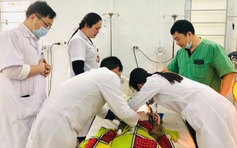 Cứu sống bé trai 27 tháng tuổi ngưng thở vì bị hóc hạt nhãn