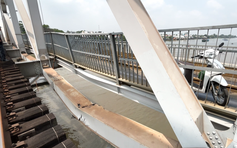 Vụ sà lan va chạm cầu Ghềnh: Cảnh sát giao thông xác định nguyên nhân ban đầu