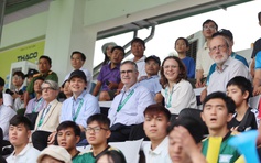 Khán giả ‘đặc biệt’ nước Đức bất ngờ trước sự lôi cuốn của giải bóng đá Thanh Niên sinh viên Việt Nam