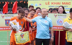 Hàng ngàn người hâm mộ vỡ òa cảm xúc vì thầy Park xuất hiện tại TNSV THACO cup 2026