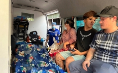 TP.HCM: Khom người nhặt ve chai, bà cụ bán vé số bị xe tải tông tử vong