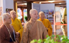 Đại lão hòa thượng Thích Trí Quảng dự khai mạc triển lãm 45 năm Giáo hội Phật giáo Việt Nam