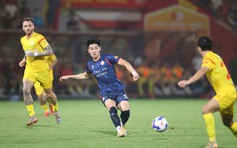 CLB PVF-CAND thoát vị trí 'đèn đỏ'