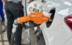 Giá xăng dầu hôm nay 15.4.2026: Lao dốc gần 8%