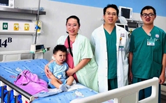 Bé 2 tuổi ngộ độc hóa chất từ đồ dùng học tập, phải lọc máu cứu sống