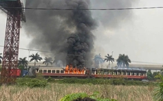 Tàu khách Hải Phòng - Hà Nội bất ngờ bốc cháy, 2 toa bị thiêu rụi