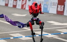 Robot Trung Quốc phá kỷ lục chạy bán marathon của con người