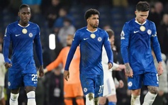 Chelsea lún sâu vào khủng hoảng