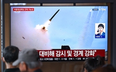 Triều Tiên phóng hàng loạt tên lửa đạn đạo ra biển