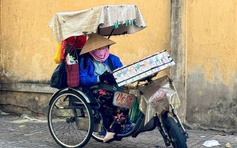 Cần lập quỹ an sinh cho người bán vé số dạo