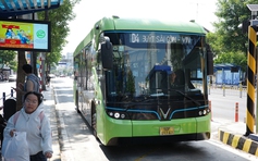 Bàn cách 'kéo' người dân đi xe buýt