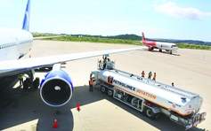 Giá vé máy bay Hà Nội - TP.HCM sẽ cộng thêm 311.000 đồng phụ thu nhiên liệu