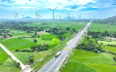 Đất nước qua những cung đường