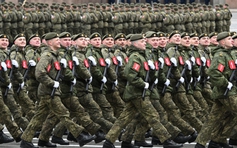 Ba quốc gia chi tiêu quân sự hơn một nửa toàn cầu