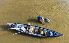 Mưu sinh trên sông Trà: Săn 'lộc trời' dưới cát