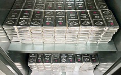 Giá vàng sáng 27.4 đứng im, giá bạc giảm nhẹ