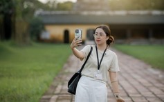 Người trẻ giữ hồn xưa: Duyên dáng kể chuyện Huế xưa