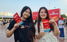'Âm vang Tổ quốc': Mỹ Đình đông khán giả từ sớm, nhiều người săn vé thành công