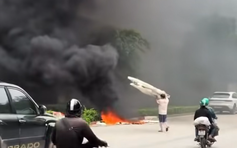 Phạt người đốt rác tạo khói đen bao trùm cầu Thăng Long