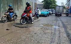 Đường xuống cấp cần sửa chữa