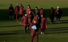 Báo Trung Quốc 'sốc' vì hành động của trợ lý U.16: Hành hung, lăng mạ học trò