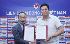 Người hùng World Cup Hàn Quốc gia hạn hợp đồng với đội tuyển Việt Nam