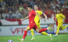 Bộ trưởng Malaysia lên tiếng sau cú sốc đội tuyển rớt hạng FIFA, làm sao bắt kịp Việt Nam?