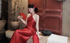 Váy satin tối giản, mang phong cách sang trọng thầm lặng