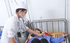 Vụ 19 người nghi ngộ độc bánh mì ở Quảng Ngãi: Chả lụa, chà bông nhiễm khuẩn