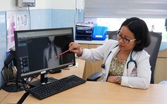 Uống nước cũng nghẹn, bé trai 3 năm khổ vì bệnh hiếm, từng bị chẩn đoán nhầm